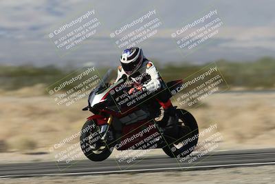 media/Dec-01-2025-Moto Forza (Mon) [[2daa91e15f]]/1-Advanced Group/Session 3 Turn 3 Exit Bump Pans/